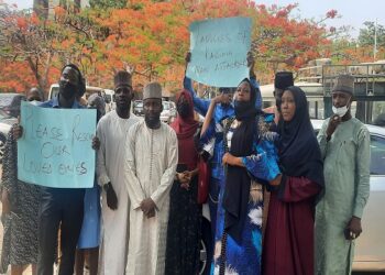 Attacked train: Families of abducted passengers protest