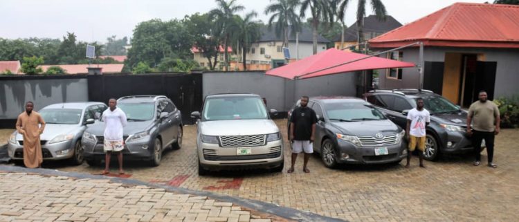 EFCC arrests club owner, 21 others for alleged internet fraud in Ibadan