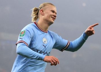 EFL: Manchester City beat holders Liverpool 3-2 to reach the Carabao Cup quarter-finals