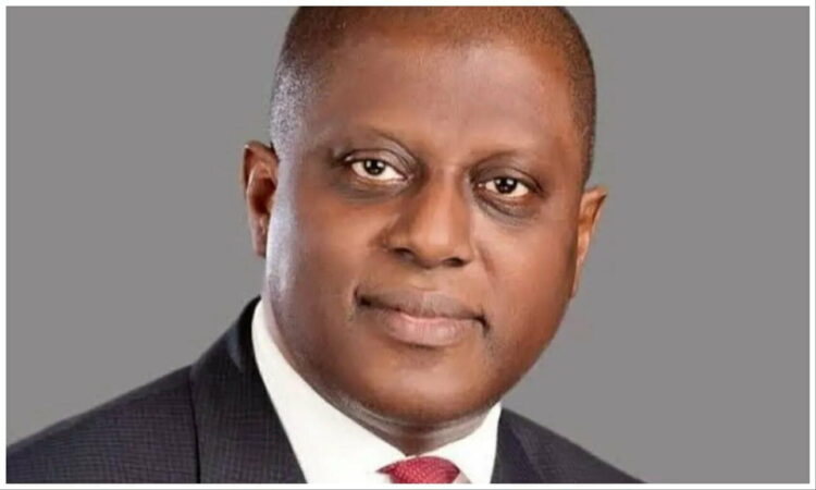 Naira bounces back as banks offload excess dollars