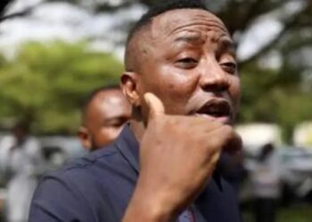 Sowore Threatens to Occupy FCT Police Command Over Arrest of Nnamdi Kanu’s Lawyer, Visits Command