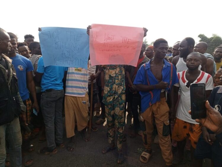 Drama As Protesters Block Highway With Remains Of Kidnap Victim In Ondo (Photos)